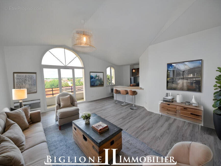 Appartement à VAUJOURS