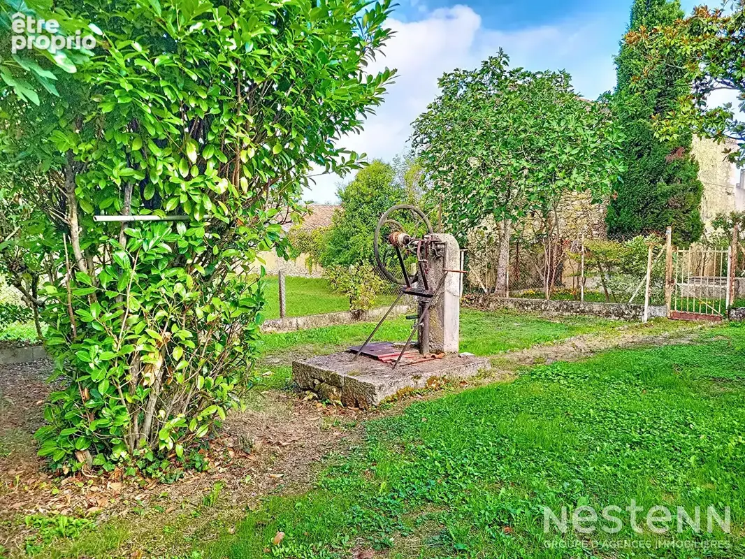 À Vendre - Maison d'architecte de 220 m² avec jardin et double garage à Condom - photo 22