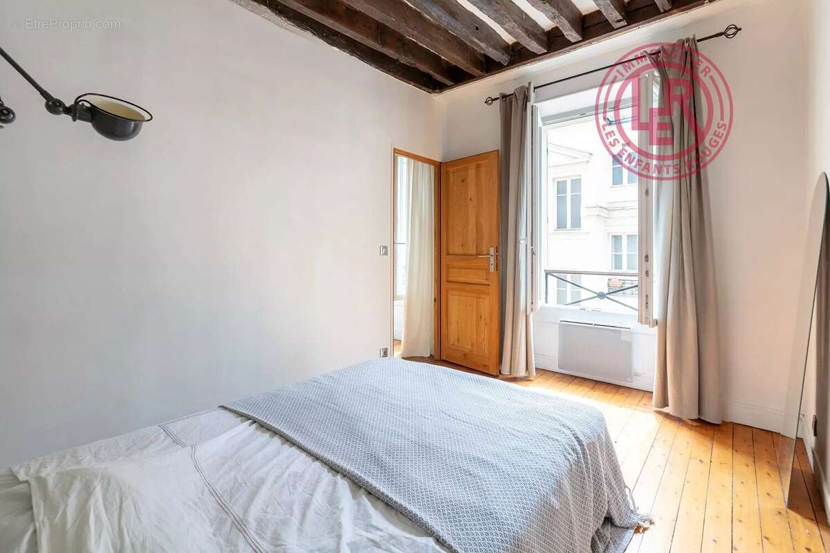 Appartement à PARIS-3E
