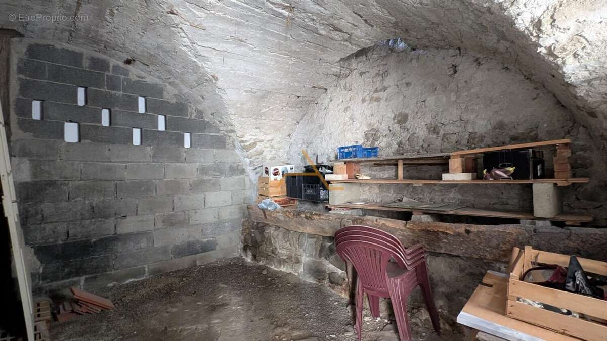 Bourdeaux immeuble comprenant 4 appartements - photo 16