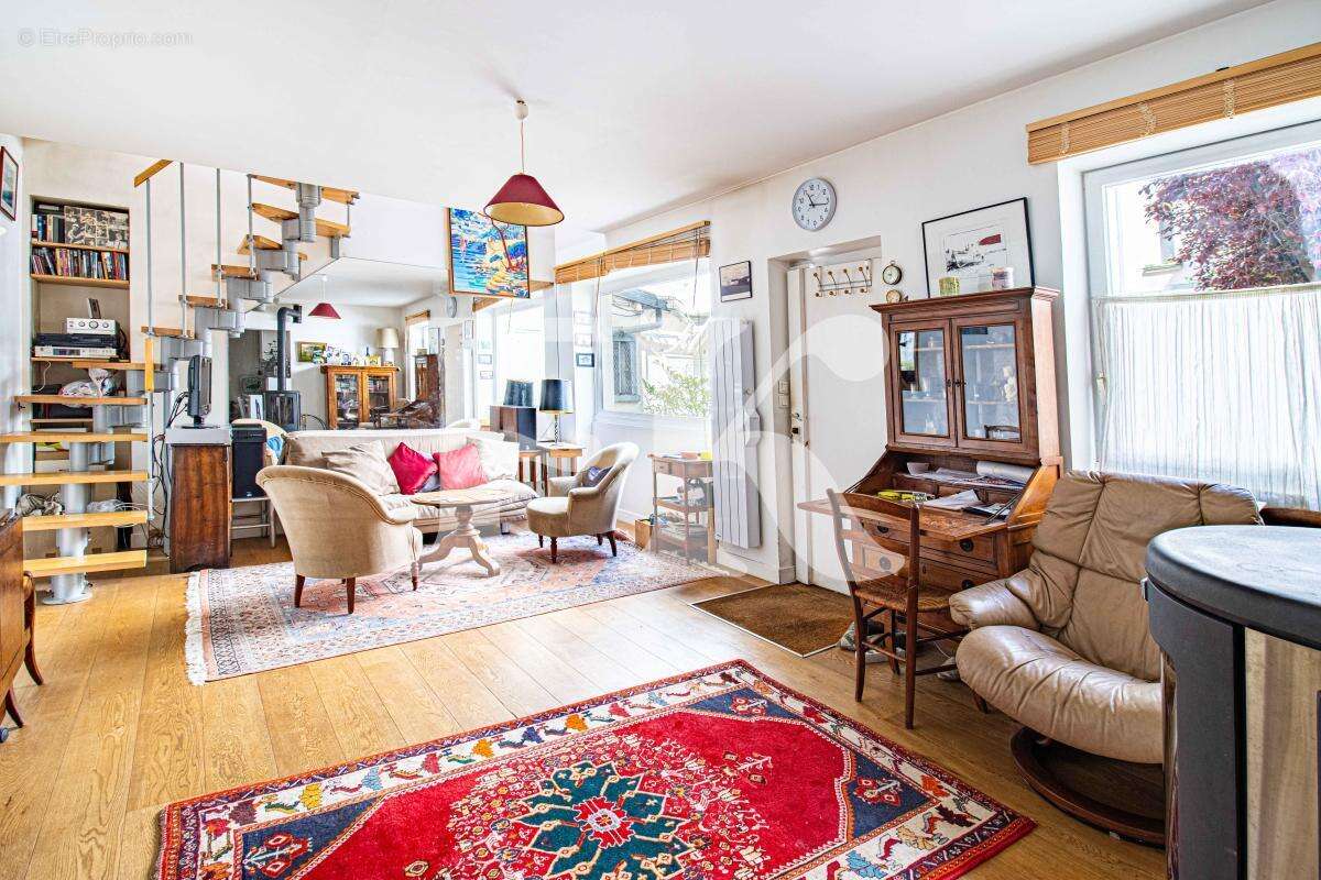 Appartement à PARIS-11E