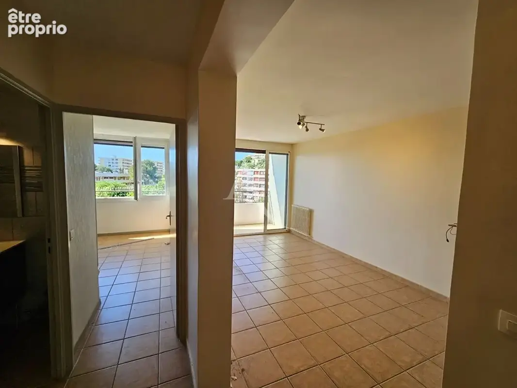 Appartement Grasse 3 pièces  stationnement et cave - photo 6