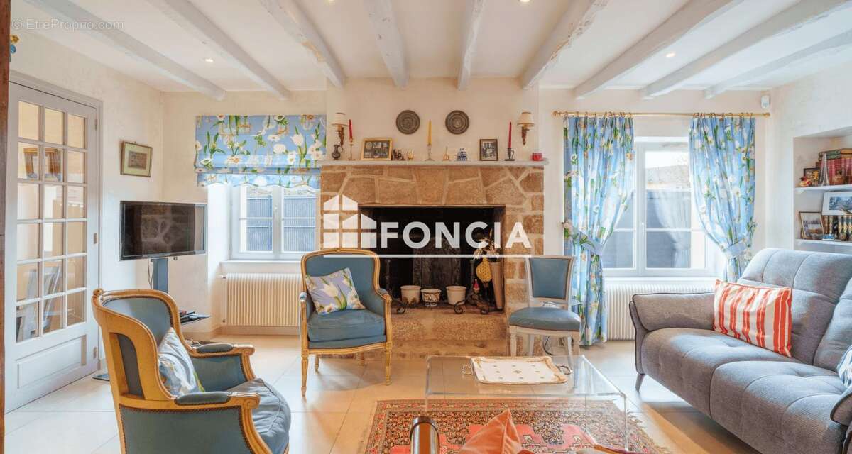 Maison à ORADOUR-SUR-GLANE