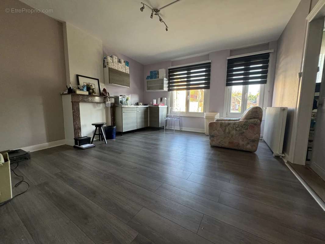 Commerce à WALINCOURT-SELVIGNY