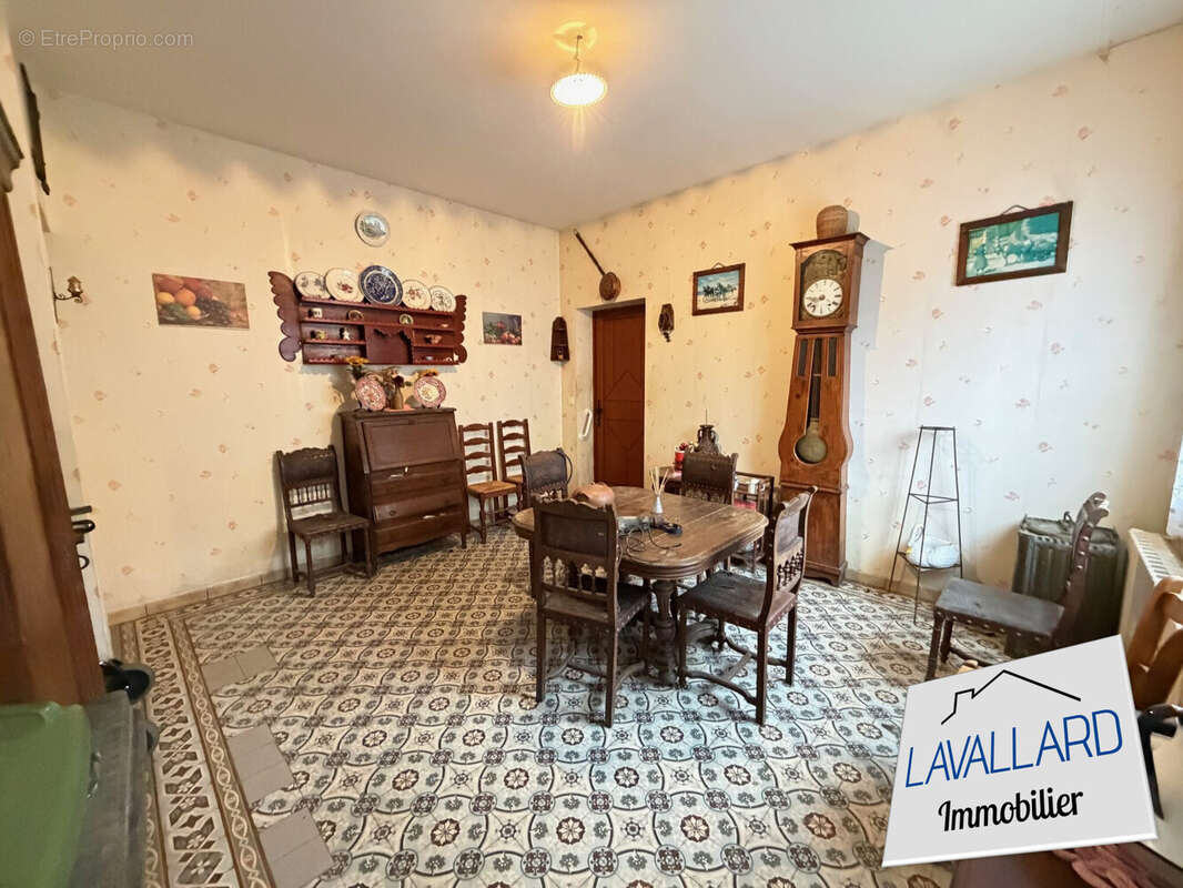 Maison à VILLERS-BRETONNEUX