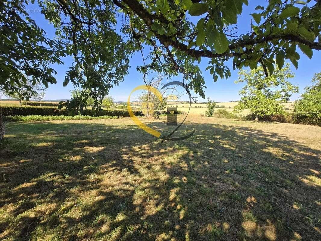 À vendre – Maison de village à Humbligny (18250) - photo 31