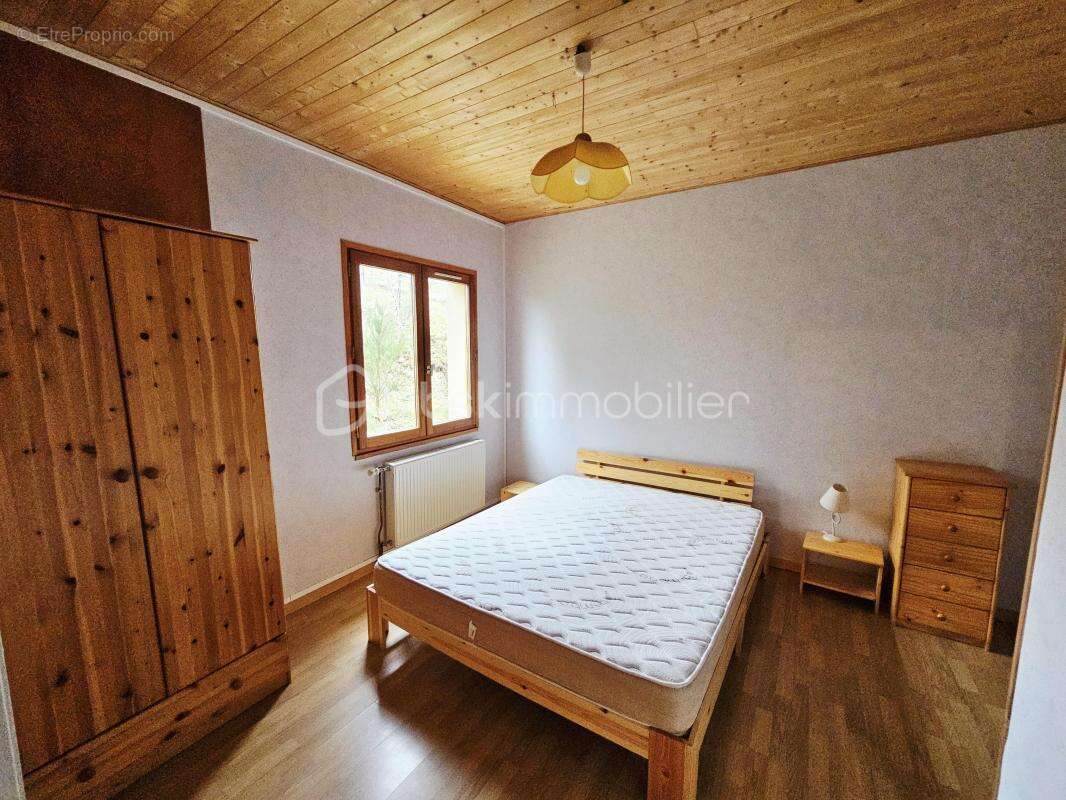 Maison à BESSE-ET-SAINT-ANASTAISE