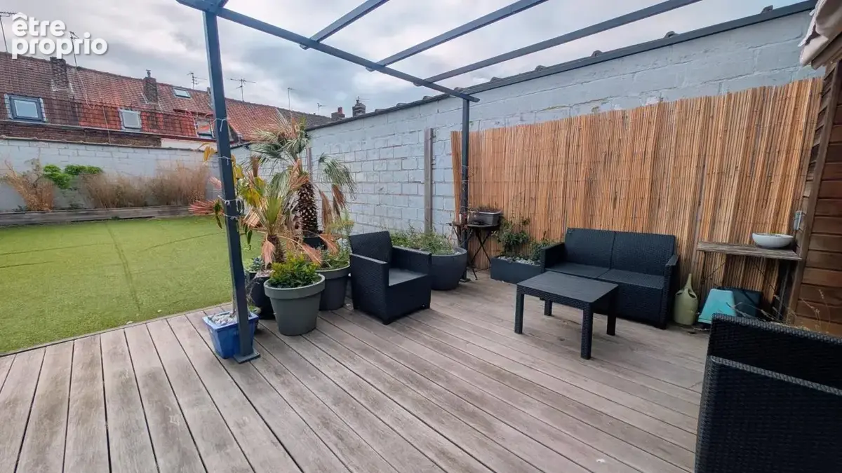Maison semi-individuelle avec cachet, 4 chambres, 2 garages, grande terrasse - photo 3