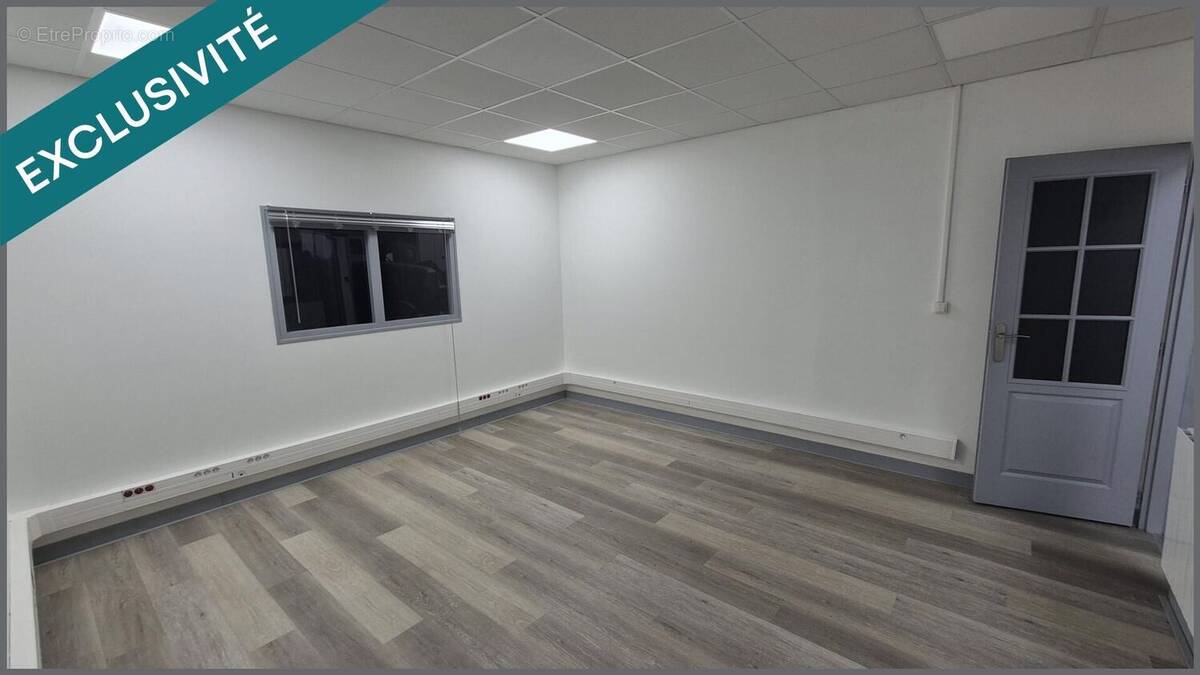 Photo 1 - Commerce à AUMONTZEY