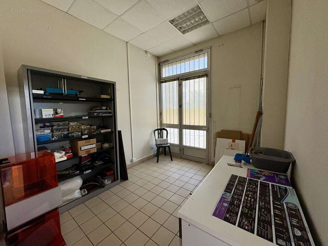 Commerce 138 m² à Cazilhac  - photo 4