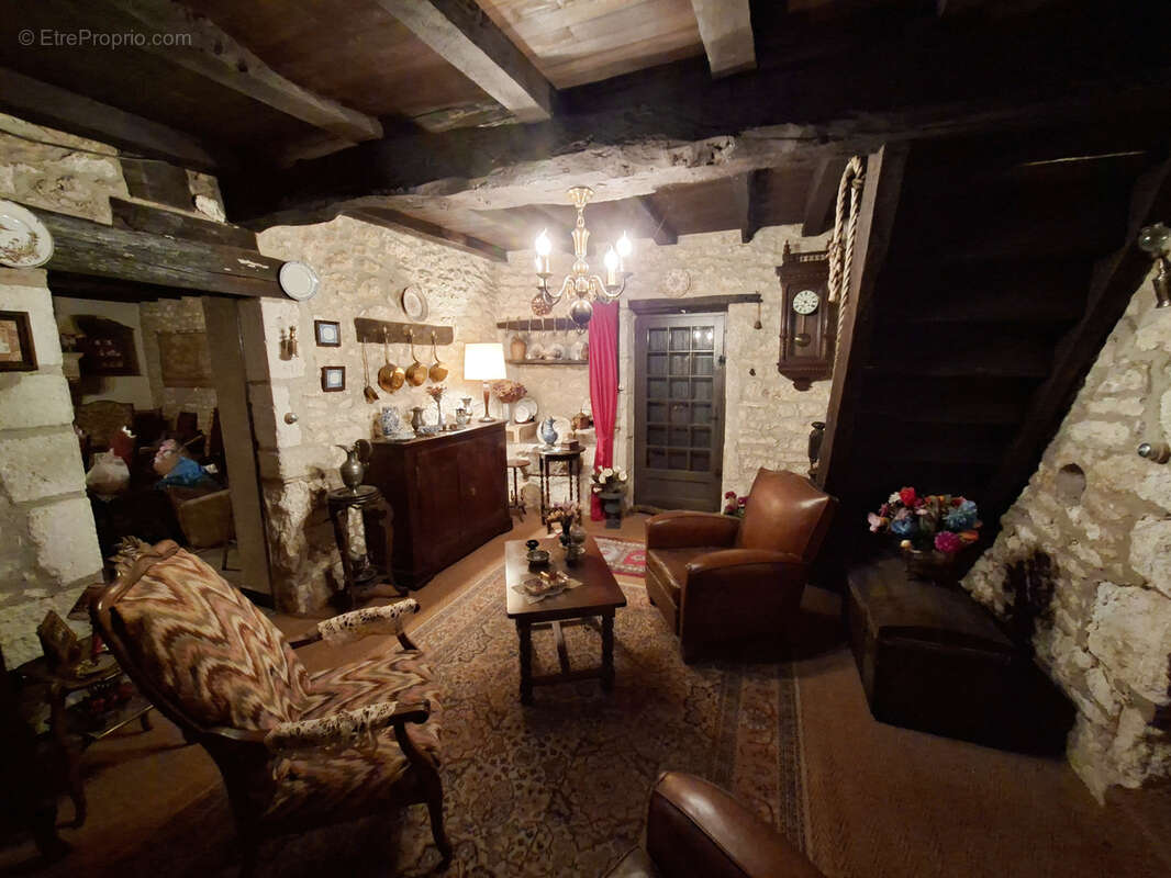 Maison à RAZAC-DE-SAUSSIGNAC