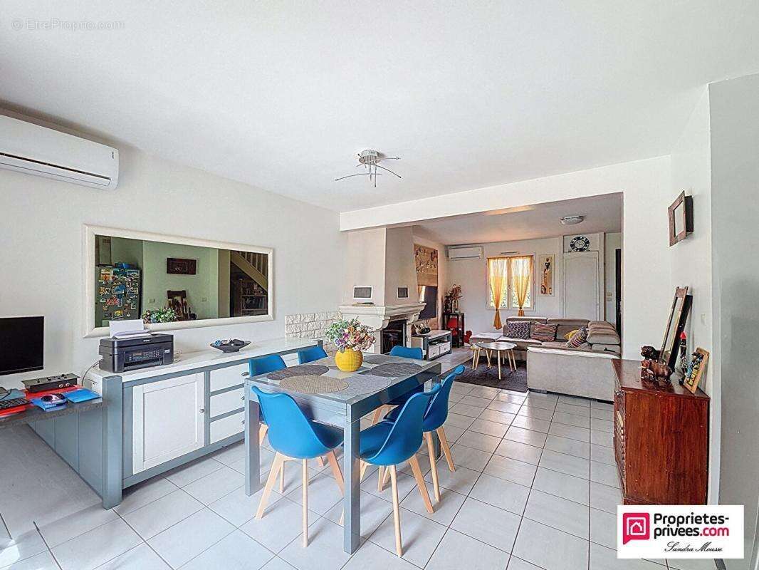 Maison à MAIGNELAY-MONTIGNY