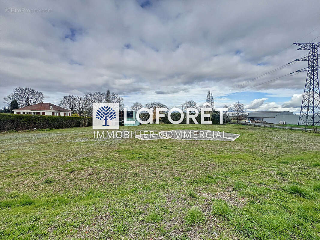 Terrain à BRESSUIRE