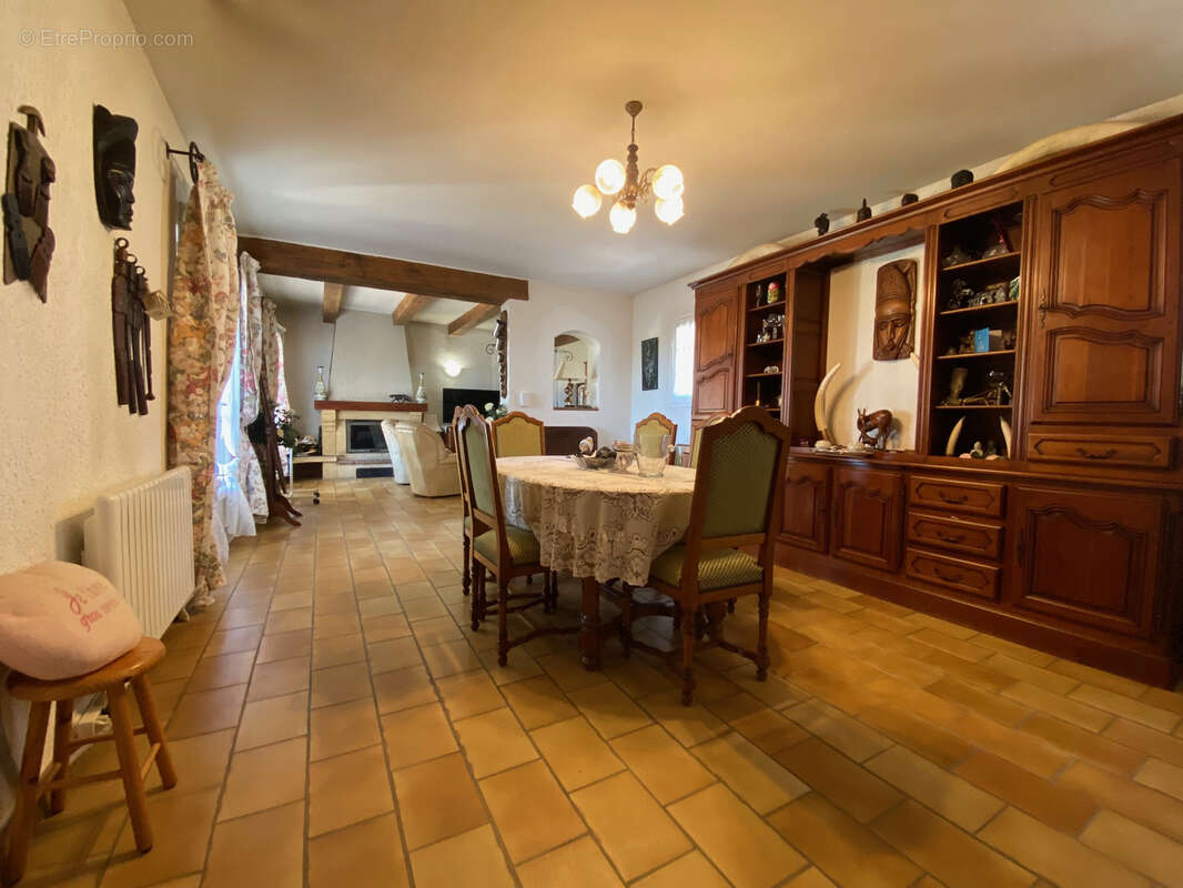 Maison à CADEROUSSE