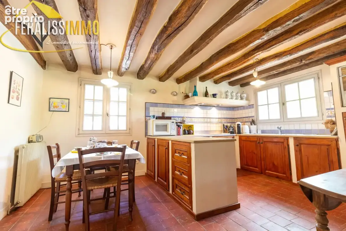 Dans un écrin de verdure, une chaleureuse maison vous atten - photo 6