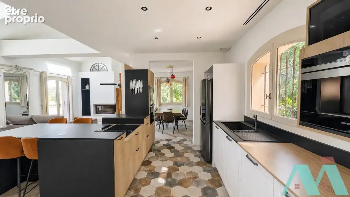 Maison rénovée 5 pièces 180m2 sur terrain 8700m2 en Provence - photo 11
