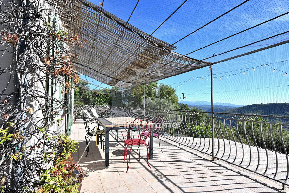 Appartement à CHATEAUNEUF-GRASSE
