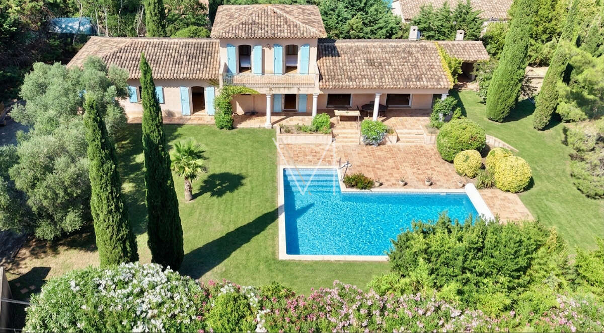 Maison à PLAN-DE-LA-TOUR
