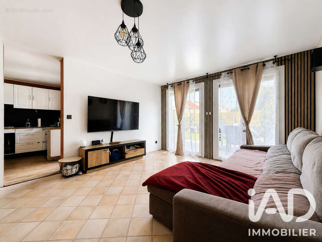 Maison 86 m² à Roissy-En-Brie  - photo 2