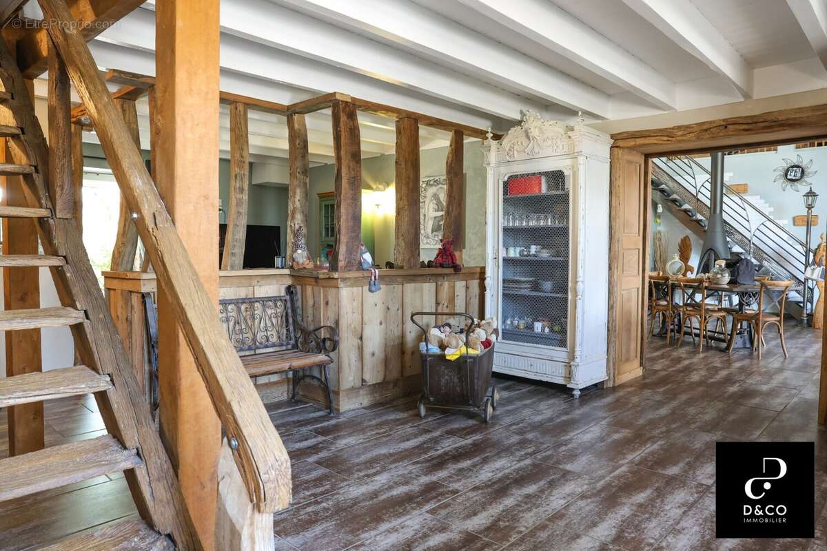 Maison à MONTREVEL-EN-BRESSE