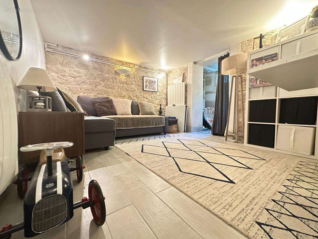 Maison à SAINT-MAUR-DES-FOSSES