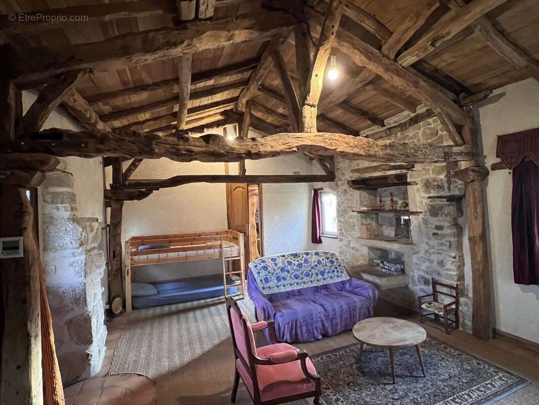 Maison à LENTILLAC-SAINT-BLAISE