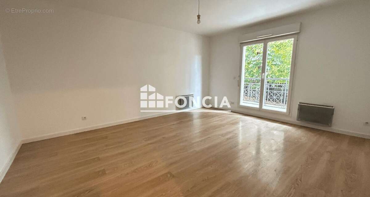 Appartement à MAINVILLIERS