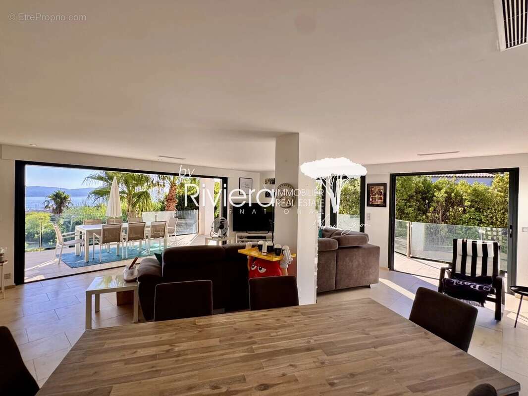 Propriété avec Piscine et Vue Mer ! - photo 11