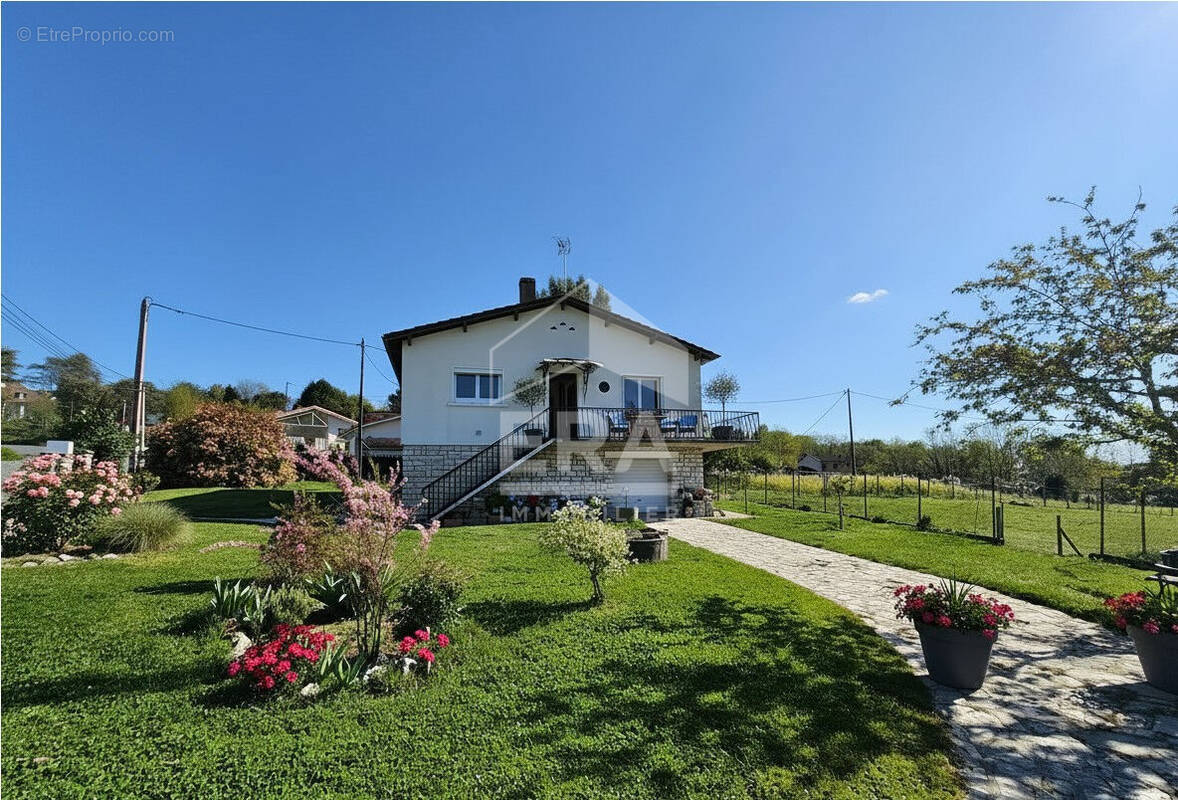 Maison à MONTPON-MENESTEROL