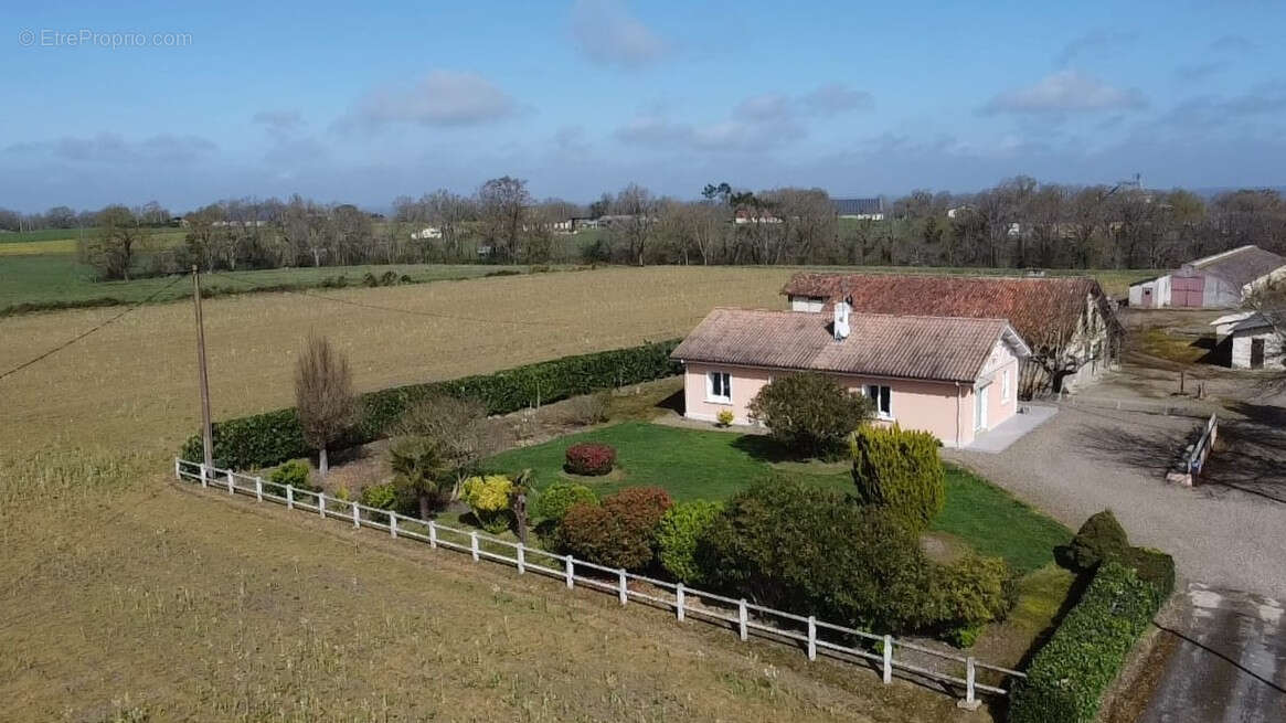 Maison à MONTGAILLARD