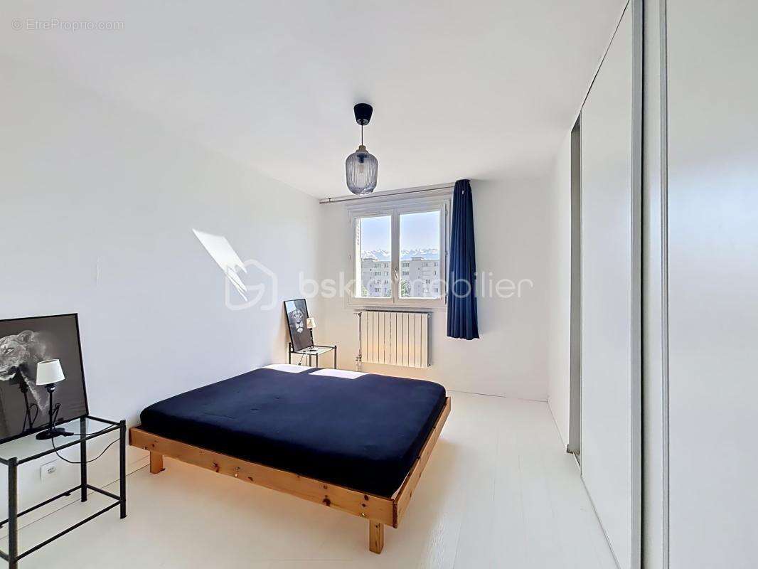 Appartement à LE PONT-DE-CLAIX