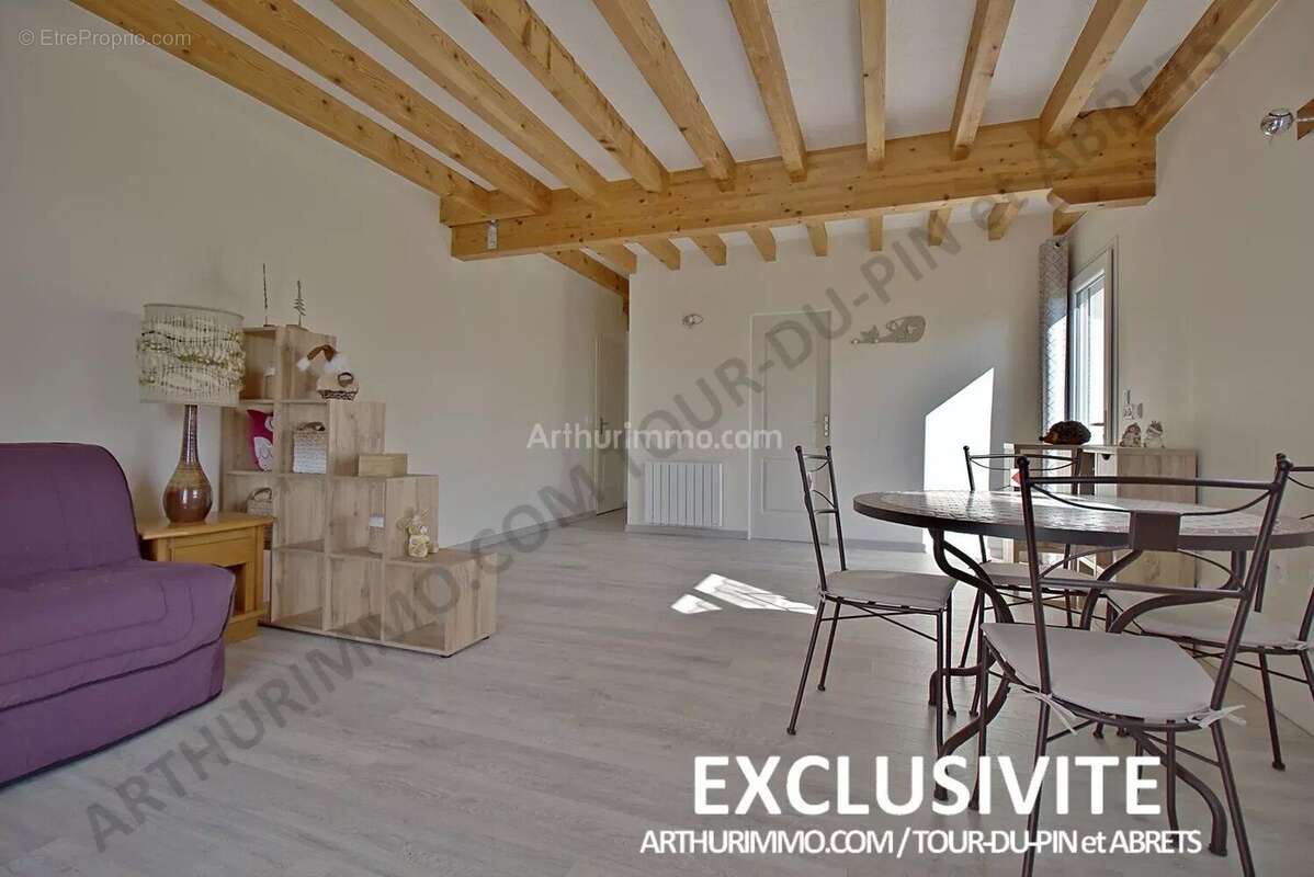 Maison à LA TOUR-DU-PIN