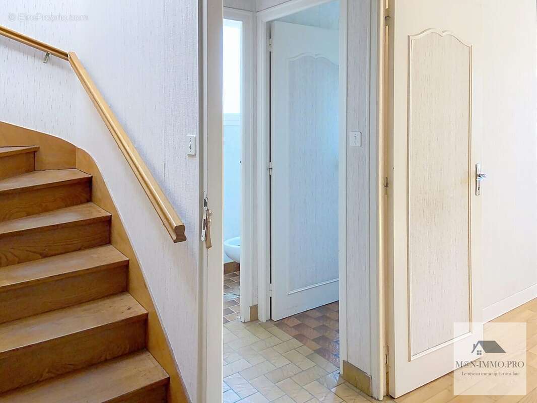 Maison 115 m² à Montours  - photo 8