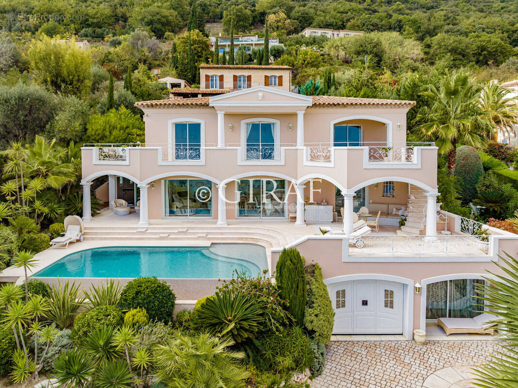 Maison à TOURRETTES-SUR-LOUP