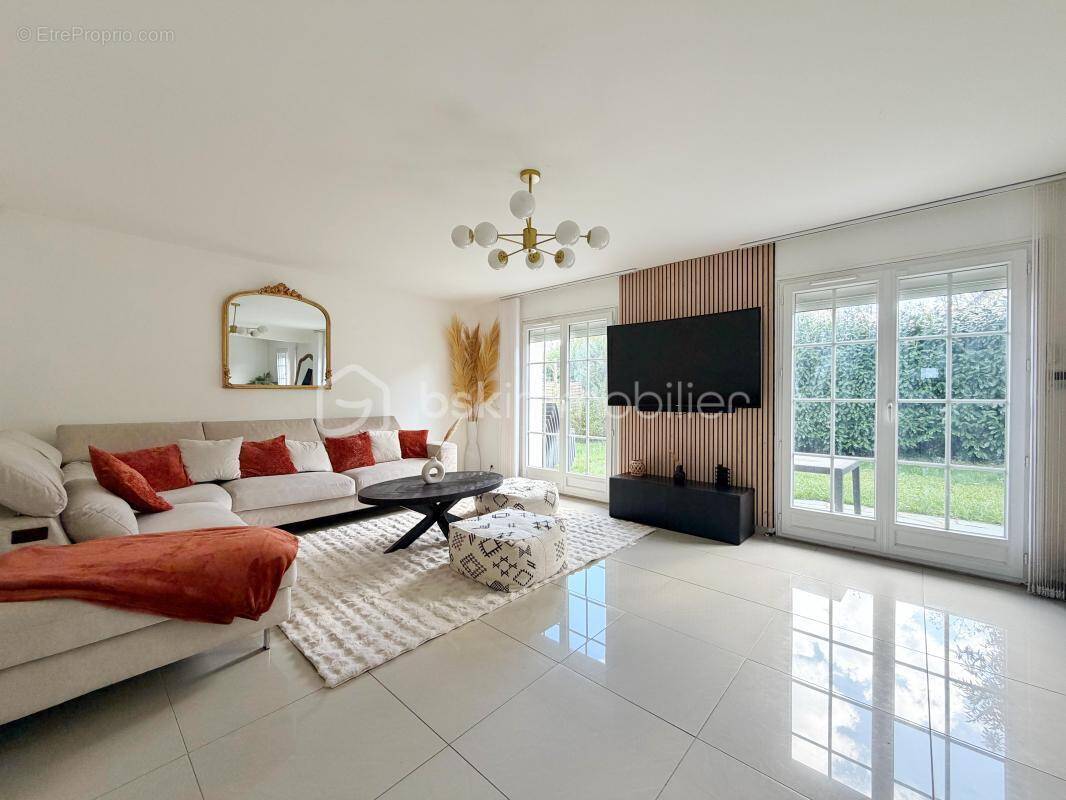 Maison à ROSNY-SUR-SEINE