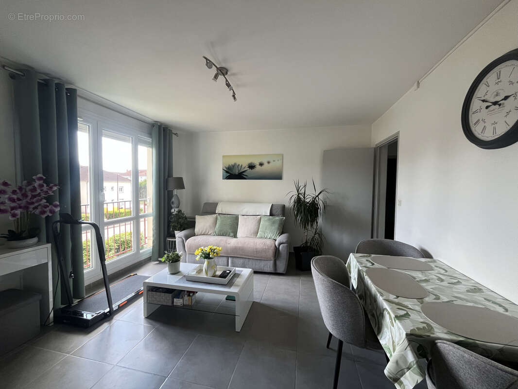 Appartement à LA CHAPELLE-SAINT-LUC