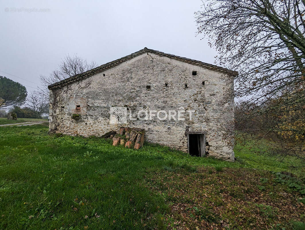 Maison à MONTAIGU-DE-QUERCY