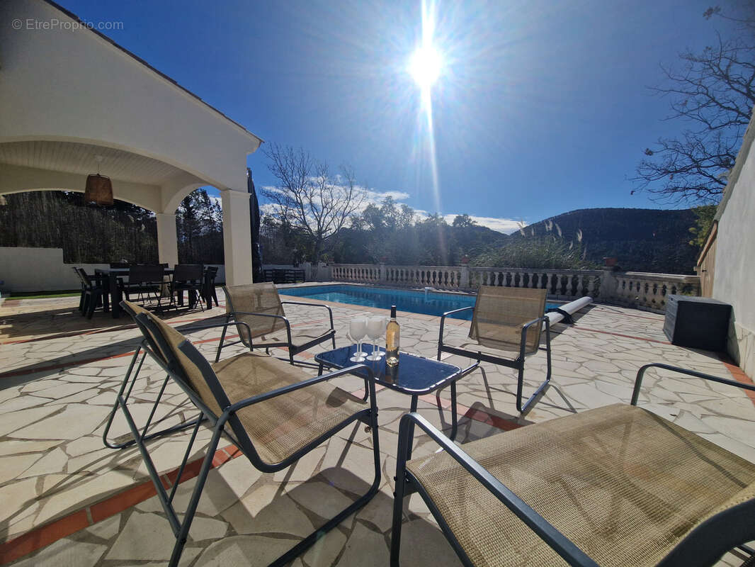 Maison à BAGNOLS-EN-FORET