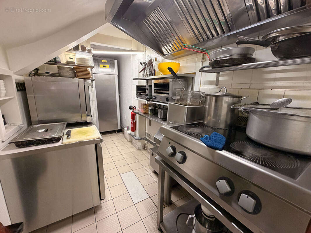A vendre en semi-exclusivite fonds de commerce restaurant 75 m2 idealement situe  en zone franche au centre ville de toulon - photo 17