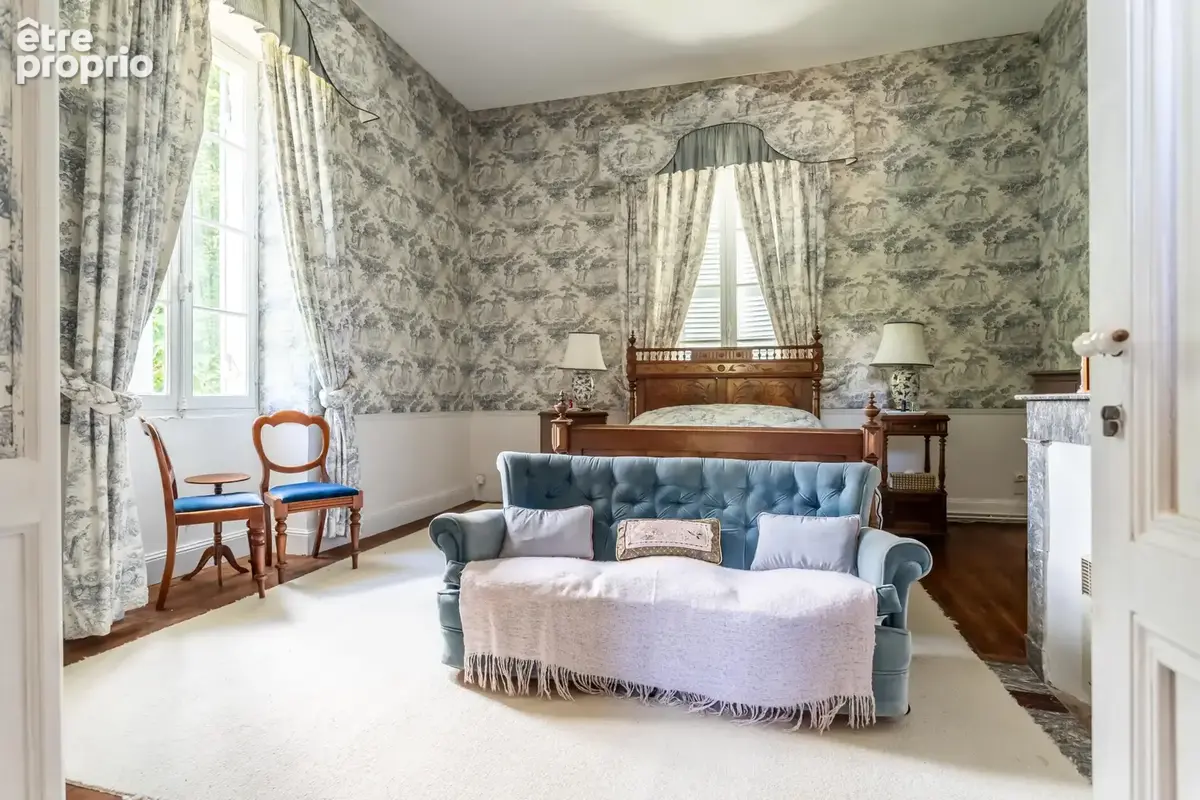 Château avec annexes, piscine, court de tennis et garages - photo 57