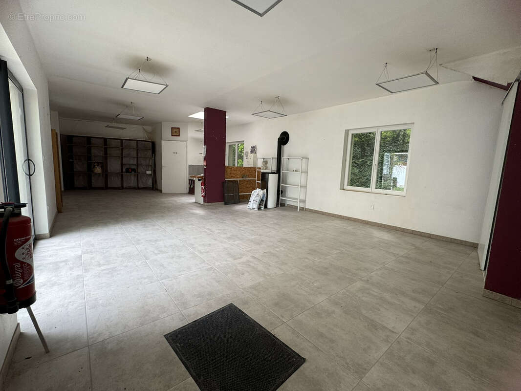 Maison à ONET-LE-CHATEAU