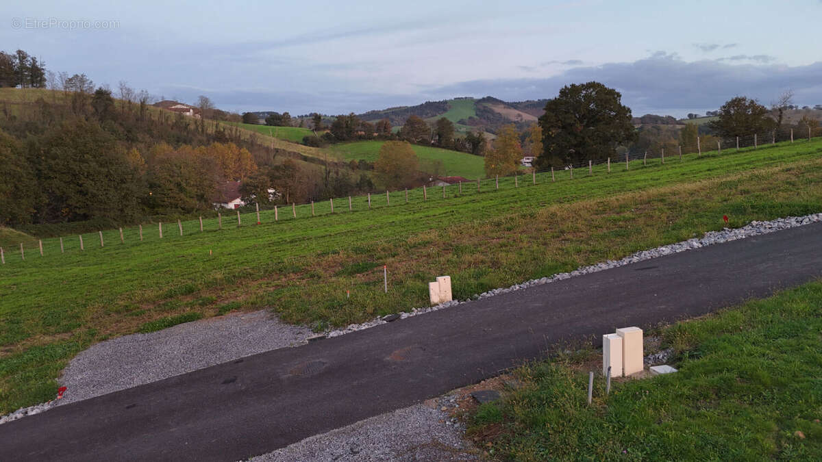 Terrain à SAINT-PALAIS