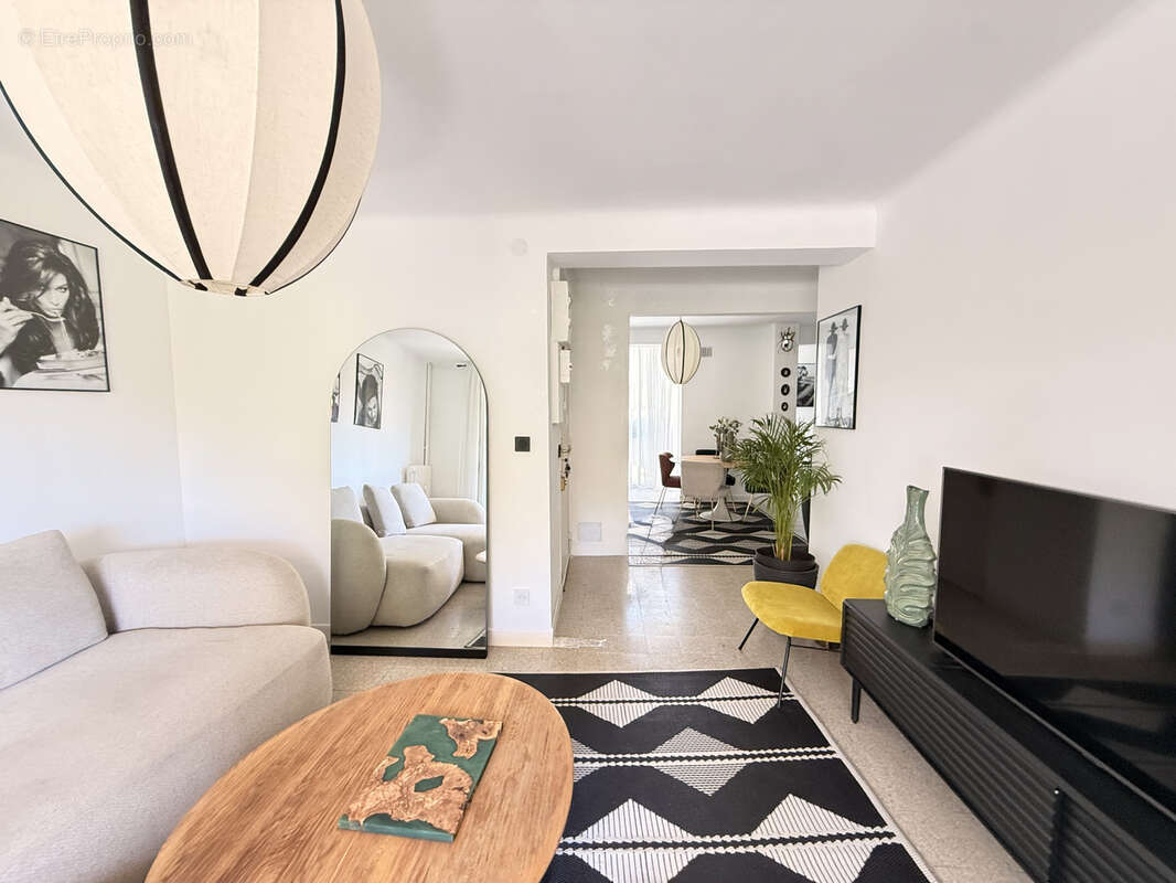 Appartement à SIX-FOURS-LES-PLAGES