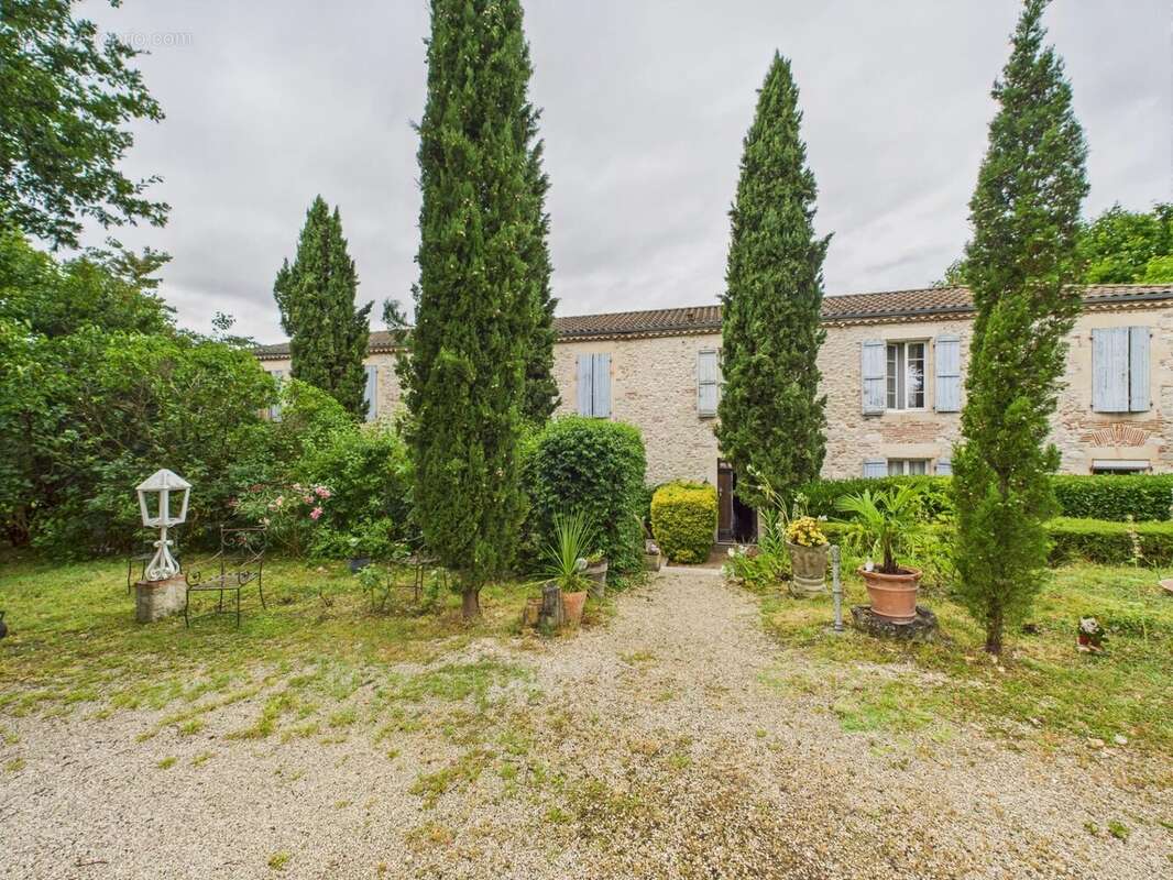 Ensemble immobilier de caractère à Penne-d’Agenais – Potentiel exceptionnel  - photo 24