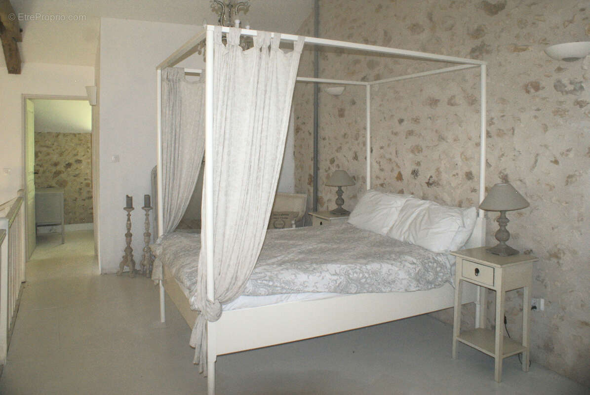A VOIR. Belle maison en pierre de 4 chambres avec dépendances et vues sur terrain d'environ 2811m2 - photo 33