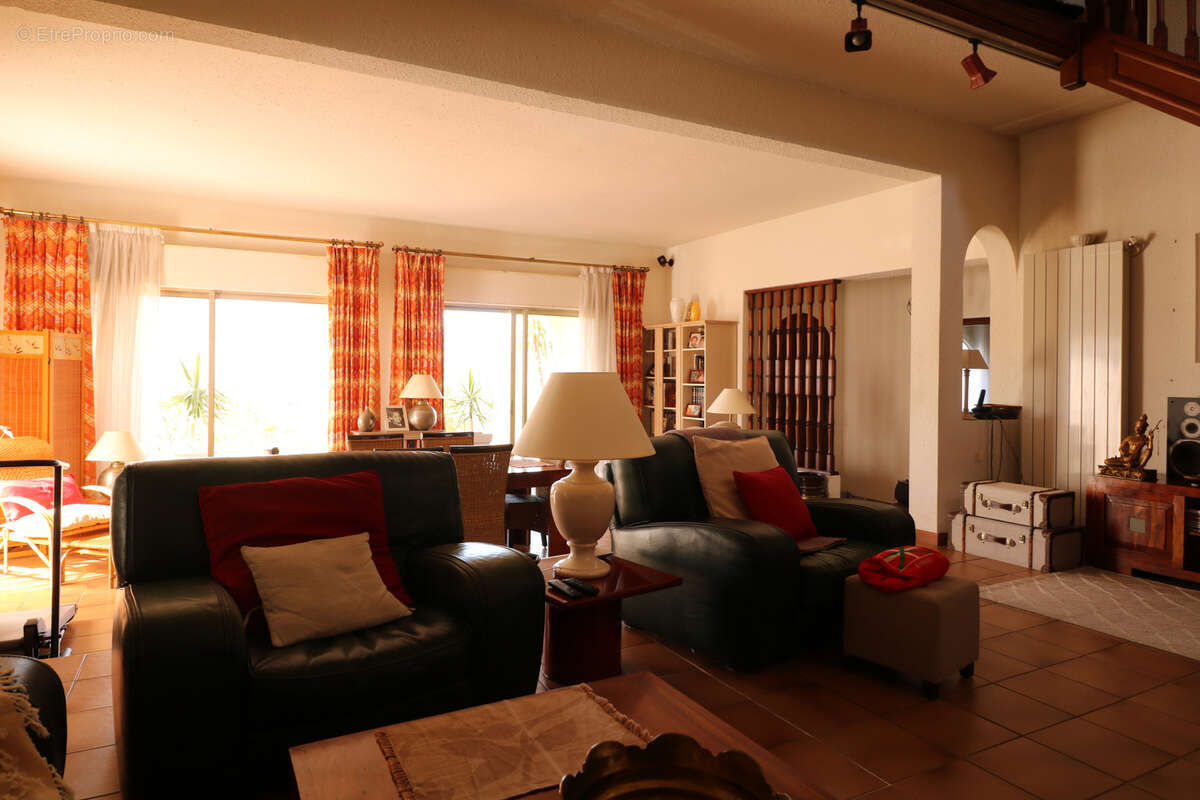 Maison à SAINT-CHINIAN