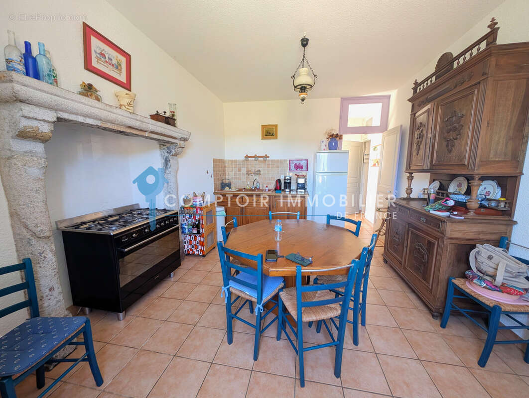 Dépt. 07 -  A VENDRE Secteur COUCOURON - Maison de maître de 160 m2 - Parcelles de 1.330 m2 - photo 20