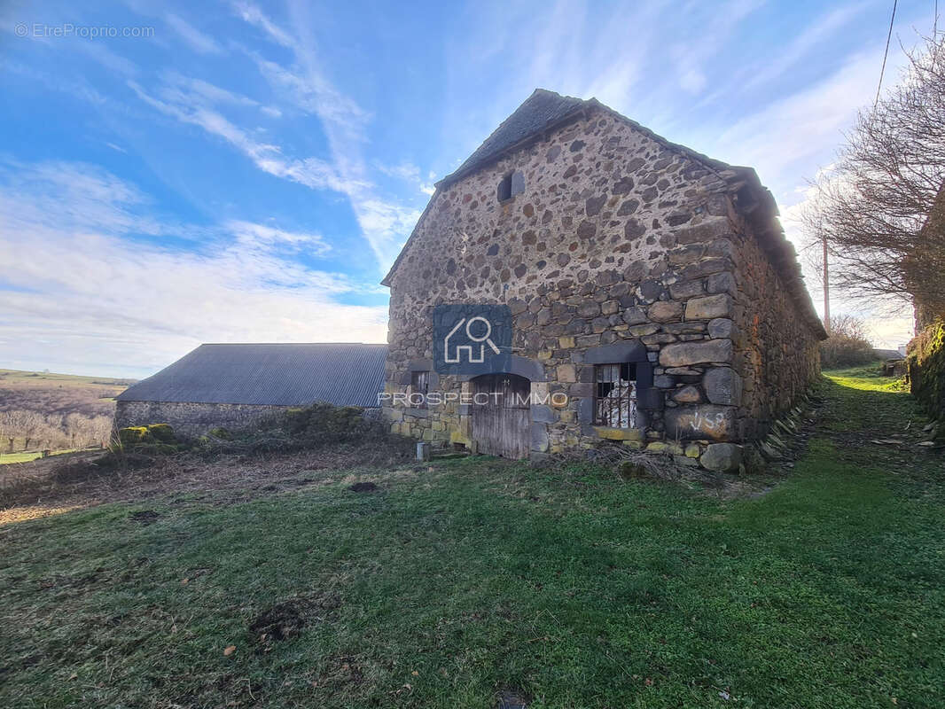 Grange à rénover avec vue sur l'Aubrac - photo 5