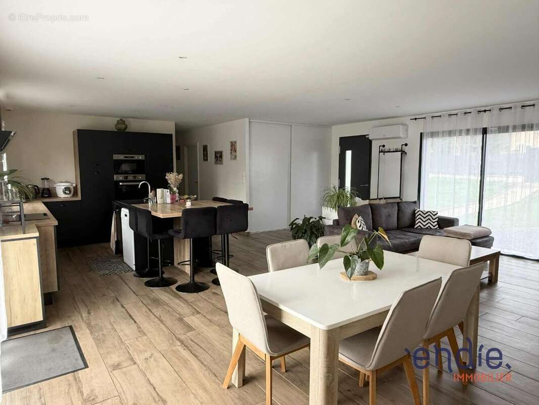 Maison à DOMPIERRE-SUR-BESBRE