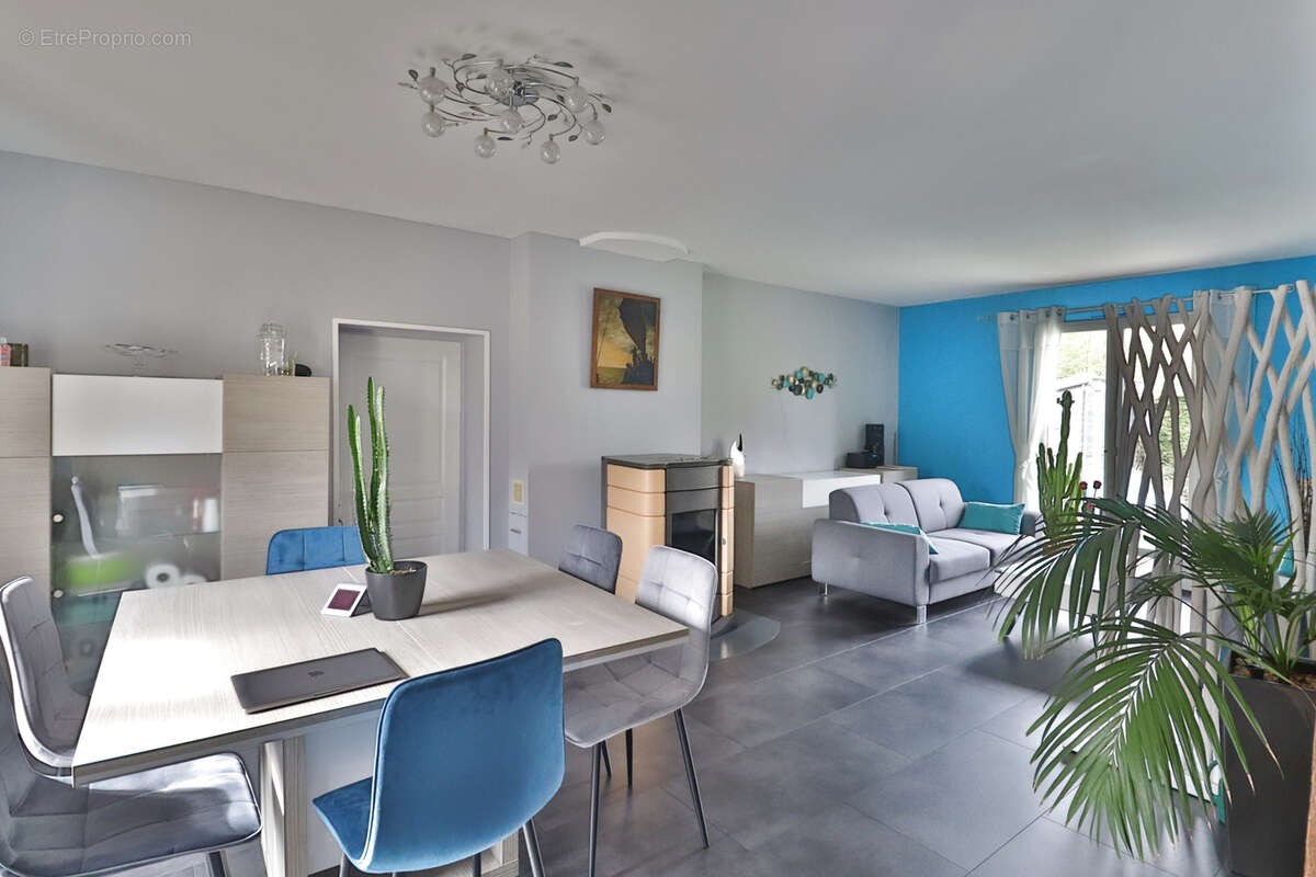 Maison à COURTERANGES